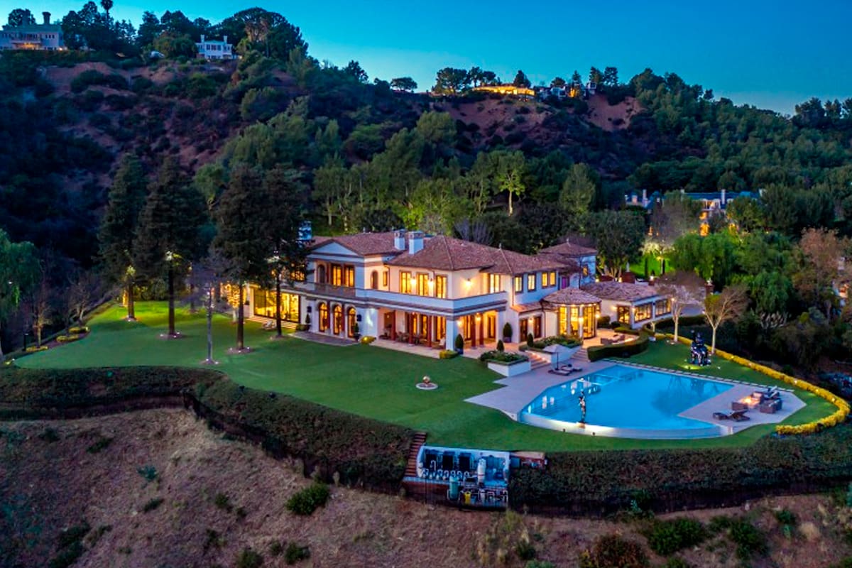 Iluminada: así luce la imponente mansión por la que el actor de "Rocky" y "Rambo" pretende más de 100 millones de dólares