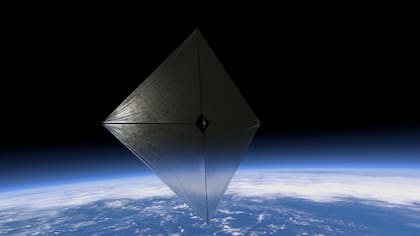 Ilustración del Advanced Composite Solar Sail System (ACS3) con su vela solar completamente desplegada, la cual mide aproximadamente 9m de lado. Dado que la presión de radiación solar es pequeña, la vela solar tiene que ser suficientemente grande como para generar de manera eficiente un empuje