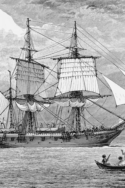 Ilustración del H.M.S. Beagle cargando a la expedición de Charles Darwin en el Estrecho de Magallanes, el Monte Sarmiento a lo lejos.