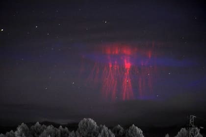 Imagen compuesta y coloreada del duende rojo captado el 21 de septiembre de 2019