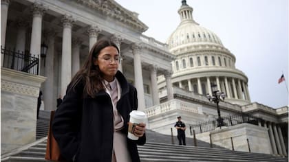 Una encuesta la ubica como la preferida de los votantes de Nueva York por encima de figuras como Chuck Schumer y Hakeem Jeffries