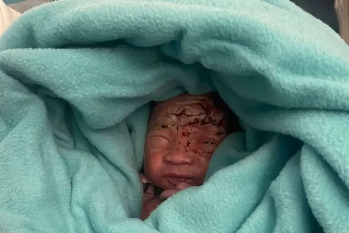 Imagen de archivo de un bebé recién nacido