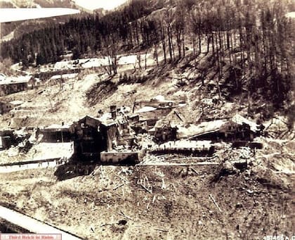 Imagen de Berghof, nombre de la residencia de vacaciones del líder nazi, después del bombardeo