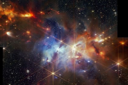 Imagen de la Nebulosa Serpens del Telescopio Espacial James Webb de la NASA.