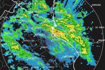 Imagen de radar del AMBA este lunes 6 de abril emitida por el SMN