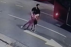 Los videos del momento en que Facundo Moyano alcanzó a Candela Arizaga cuando la joven quería tomar un colectivo