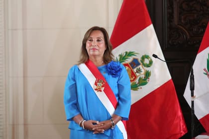 Imagen del 6 de marzo de 2024 de la presidenta peruana, Dina Boluarte, asistiendo a la ceremonia de juramentación del gabinete ministerial en el Palacio de Gobierno, en Lima, Perú