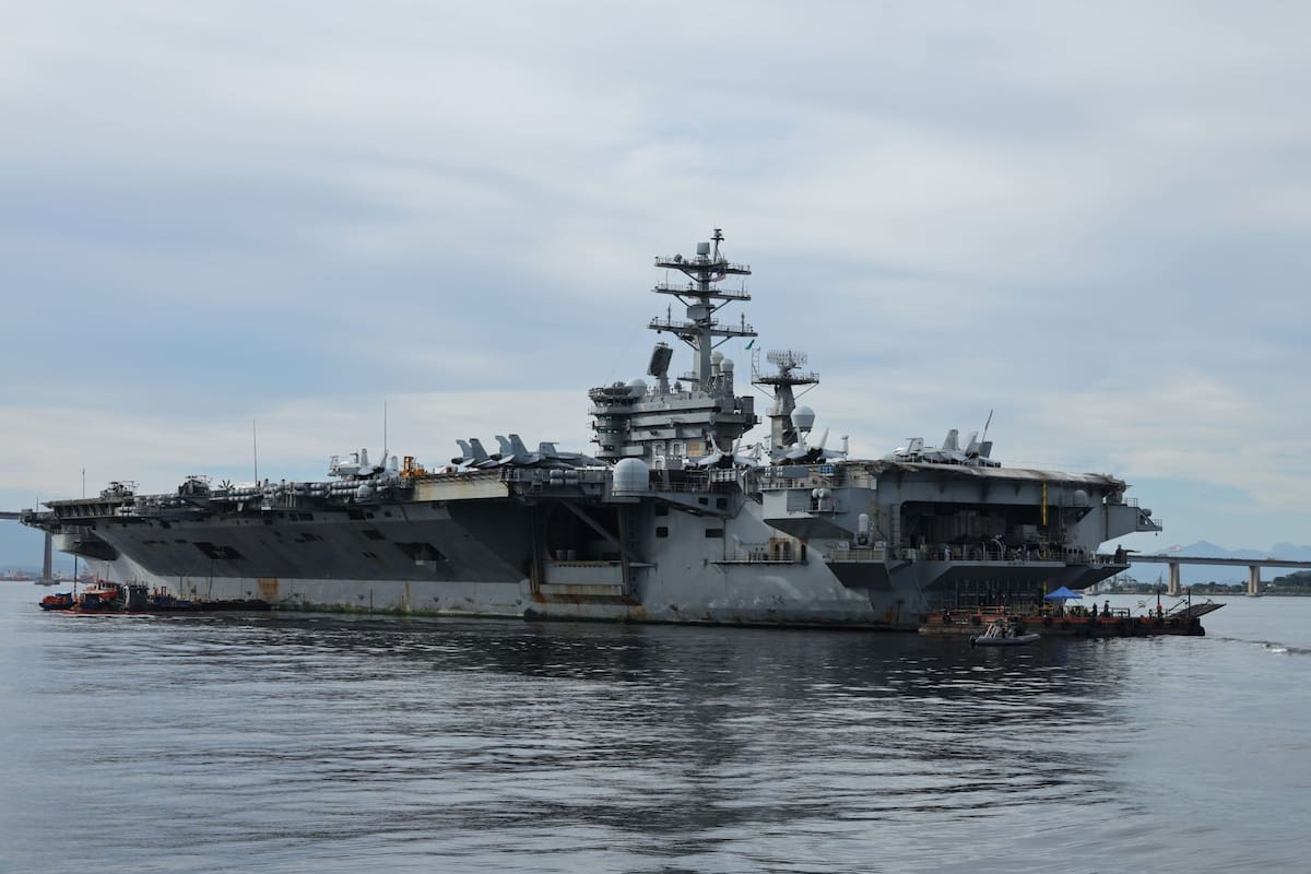 Imagen del 8 de mayo de 2026 del portaaviones USS Nimitz de la Armada de Estados Unidos tras su llegada para participar en el ejercicio conjunto "Southern Seas 2026"