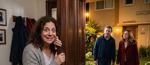 Qué significa no querer recibir visitas en casa, según la psicología