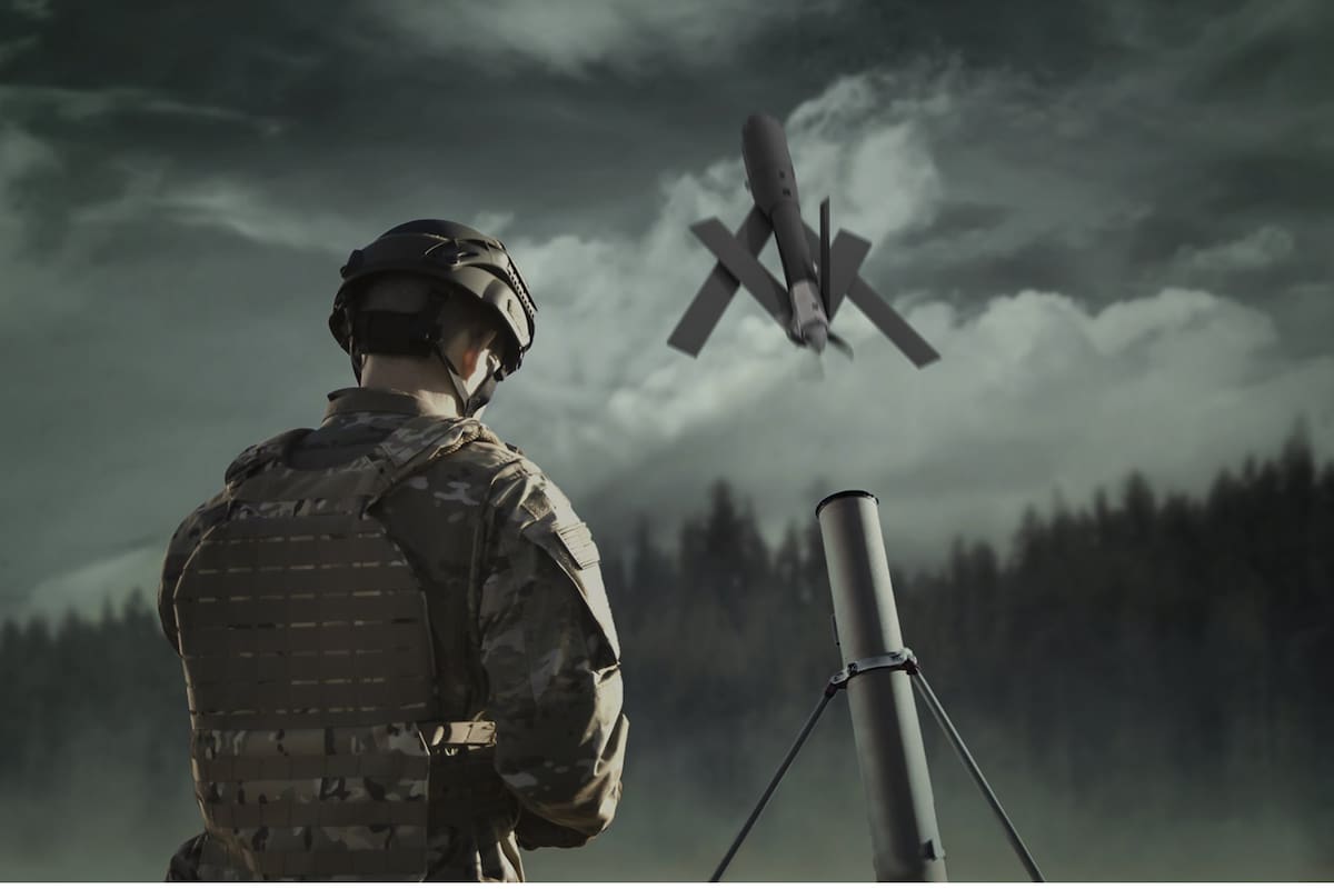 Imagen ilustrativa del lanzamiento de un dron Switchblade