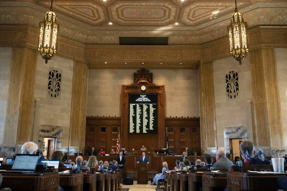 Imagen ilustrativa: el gobernador de Luisiana, Jeff Landry, se dirige a los miembros de la Cámara de Representantes y el Senado en el primer día de la sesión legislativa, el 19 de febrero de 2024, en la Cámara de Representantes del Capitolio estatal, en Baton Rouge, Luisiana. (Hilary Scheinuk/The Advocate via AP)