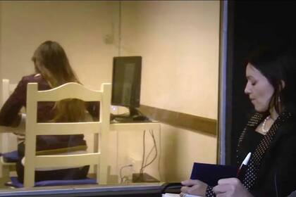 Imagen ilustrativa que recrea una sesión en una cámara Gesell