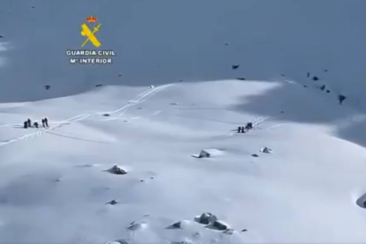 Imagen posterior a la avalancha captada desde un helicóptero de la Guardia Civil