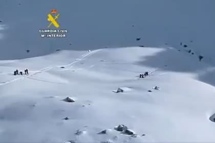 Imagen posterior a la avalancha captada desde un helicóptero de la Guardia Civil