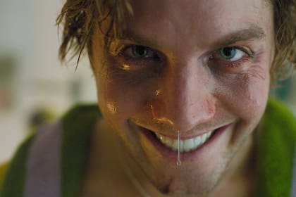 Imagen proporcionada por Paramount Pictures de Lukas Gage en una escena de Smile 2". (Paramount Pictures vía AP)