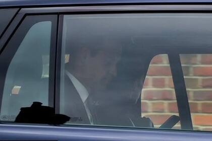 Imagen publicada por la BBC en la que se ve a la Princesa de Gales en público con William, mientras la pareja salía de Windsor en un auto