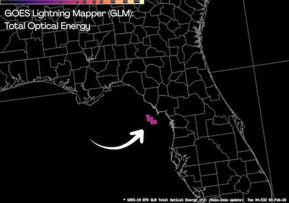 Imágen que ilustra el recorrido del bólido avistado el martes 3 de febrero por la noche en el Golfo de México