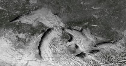 Imágen satélital de las nubes formadas por el efecto lago en los Grandes Lagos