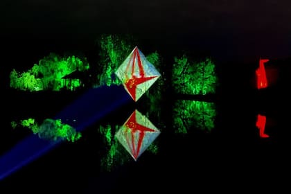 Imágenes proyectadas en 3D o en NFT durante un festival XReal que organizaron en Isla El Descanso.