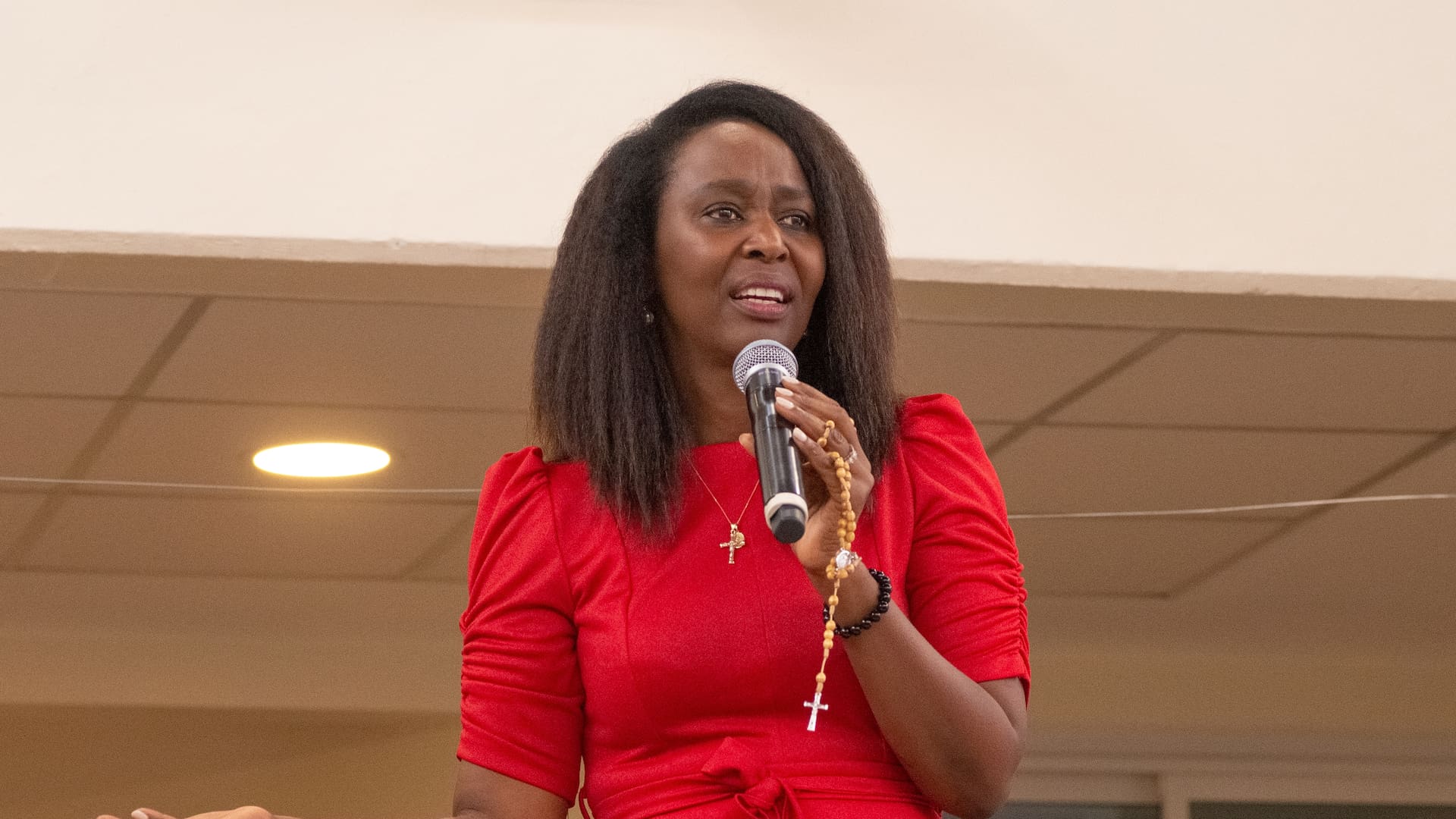 Immaculée Ilibagiza en el colegio Michael Ham