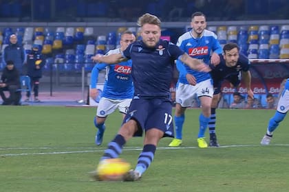 Immobile desperdició un penal con el partido 0-0 y luego Lazio cayó 1-0 con Napoli