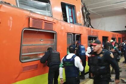 Impactante choque de trenes en México (Twitter)