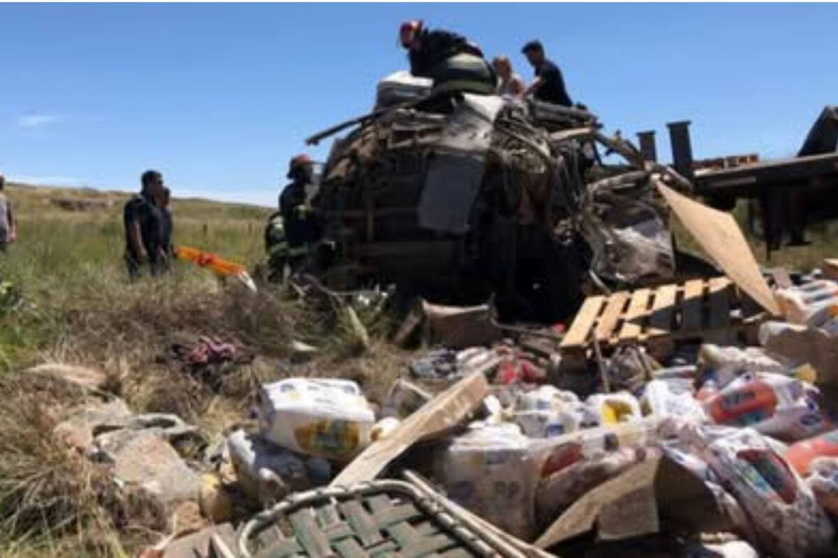 Impactante choque en Tandil provocó la muerte de dos jóvenes y un camionero