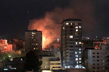 Impactante incendio sobre la calle Colón, en pleno centro de Mendoza.