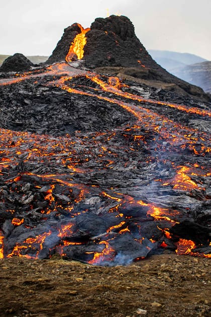 Impactantes imágenes de la erupción del volcán Fagradalsfjall en Islandia