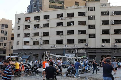 La explosión sacudió varias partes de la ciudad. Residentes reportaron ventanas rotas y la caída de techos falsos, incluso a kilómetros de distancia.