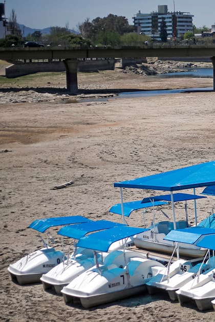 Impactantes imágenes de la peor sequía de los últimos 50 años en el lago San Roque