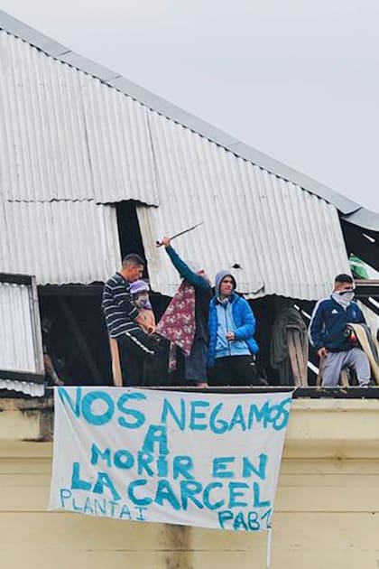 Impactantes imágenes del motín en la cárcel de Devoto