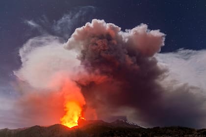 Imágenes de última erupción importante del volcán Etna, en 2021