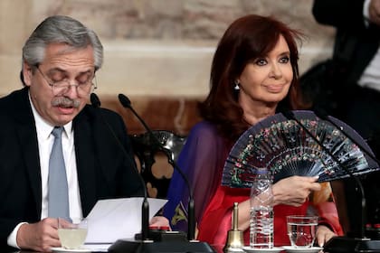 Impactaron el fuerte protagonismo y las críticas de Cristina Kirchner, cuya influencia es considerada "negativa" por el 54%