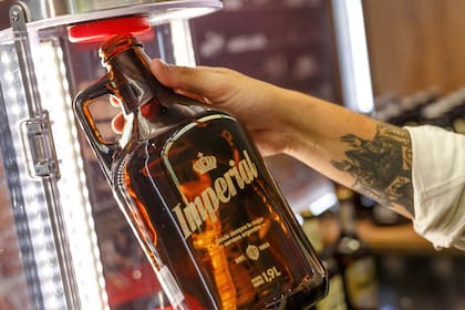 Imperial abrió tres estaciones Growlers para rellenar el botellón con especialidades lager, amber lager e IPA.