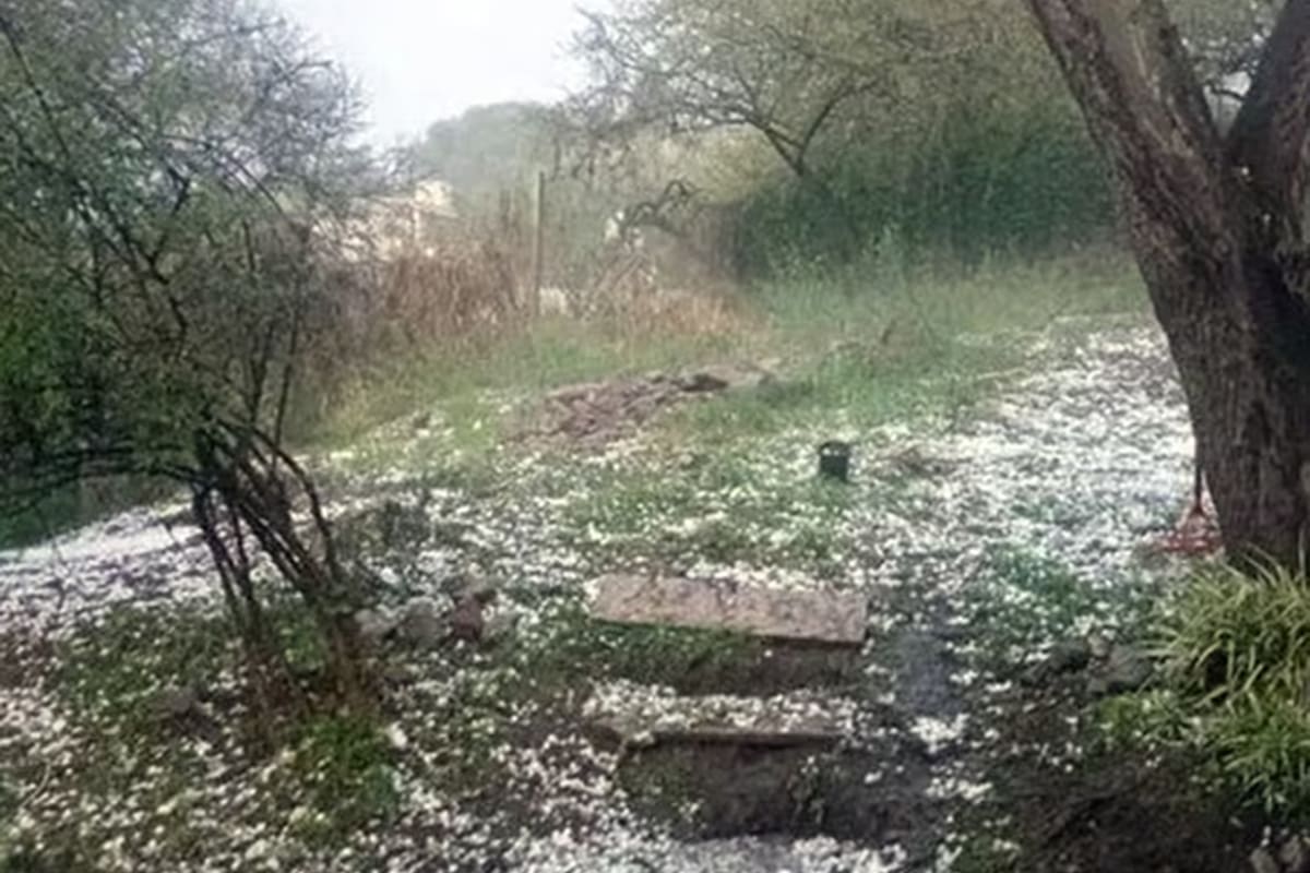 Impresionante caída de granizo en Córdoba