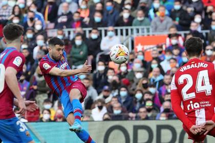 Impresionante: el golazo de Jordi Alba, de volea, que le daba el 2-1 parcial a Barcelona en el Camp Nou ante Atlético de Madrid