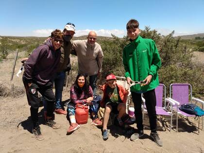 "Impresionante", resumen Fernanda, Kianu y el resto de la familia que viven en Río Negro y se acercaron hasta Piedra del Águila para ver el eclipse mejor