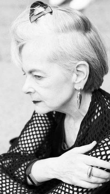 Impulsada por su estilo personal, una profesora de 63 años se convirtió en modelo en redes sociales. No muestra marcas y lleva su mensaje