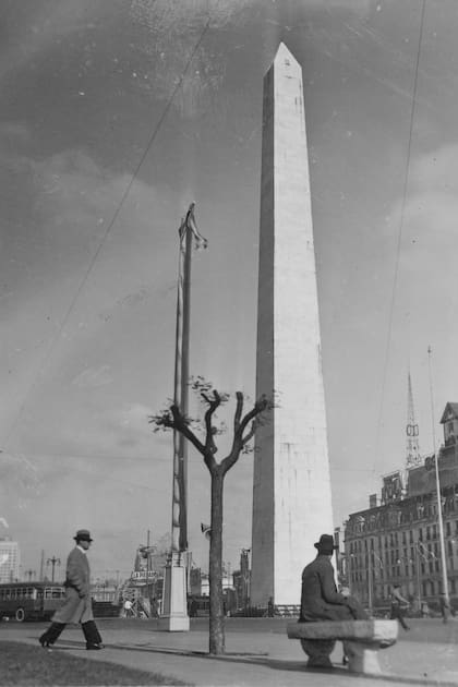 Inaugurado en 1936, despertaba sorpresa y desconcierto entre los porteños.
