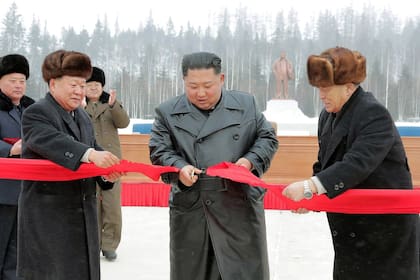Inauguración de la nueva ciudad norcoreana de Samjiyon
