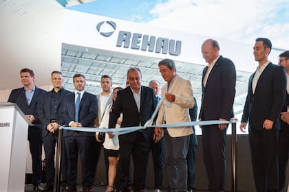 Inauguración de la planta de Rehau en Pilar.