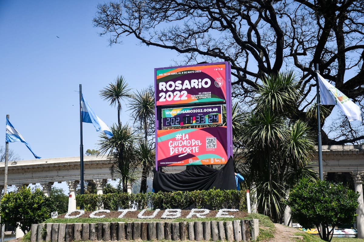 Inauguración del reloj que realiza la cuenta regresiva de los Juegos Suramericanos de la Juventud Rosario 2022