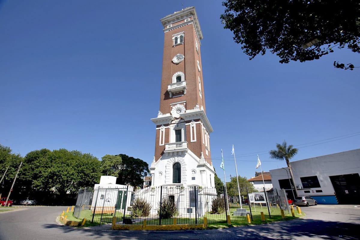 Inaugurada hace un siglo, es el legado del empresario vascofrancés homónino en la Argentina; hoy aloja un instituto histórico y actividades culturales