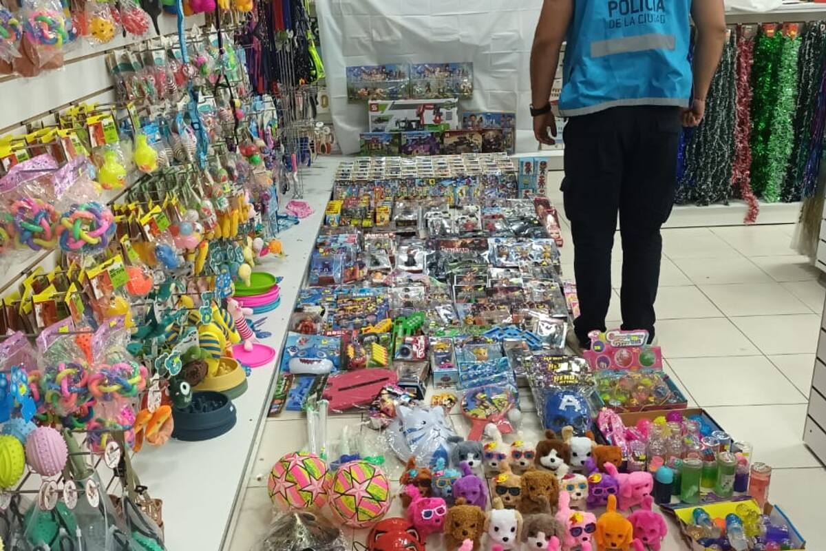 Incautan juguetes y cosméticos con peligro de toxicidad en Once y Microcentro