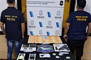 Incautaron drogas, armas y dinero en un operativo en Beccar.