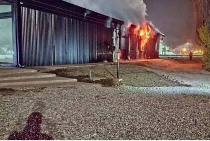 Incendiaron un campamento de vialidad provincial en Río Negro