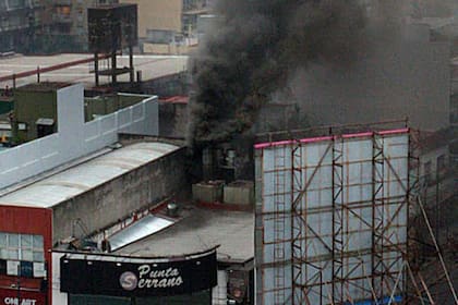 Incendio de un restaurante en Villa Crespo, en Corrientes y Serrano