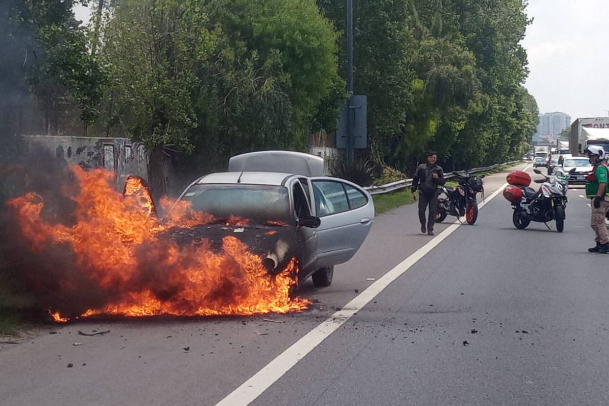 Incendio en avenida Lugones