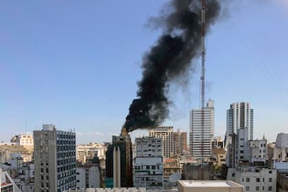 Incendio en Avenida de Mayo al 800